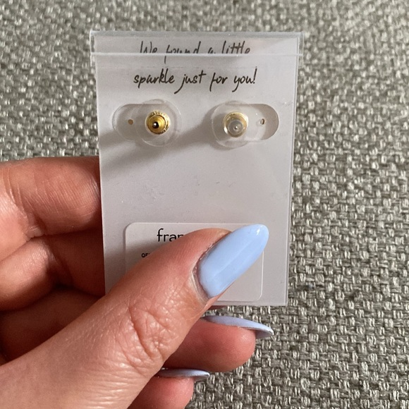 Francesca’s drop down floral earrings. Brand new - Picture 2 of 2